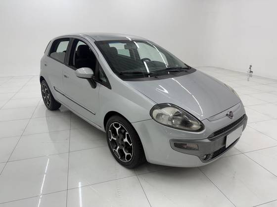 FIAT PUNTO 1.6 ESSENCE 16V FLEX 4P MANUAL FIAT PUNTO 1.6 ESSENCE 16V FLEX 4P MANUAL